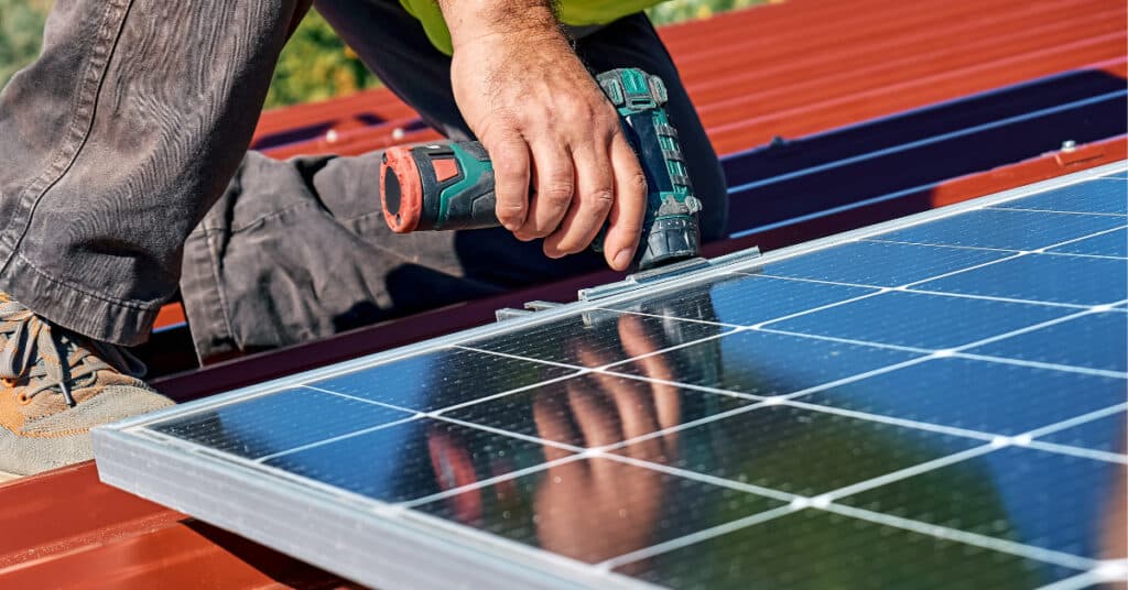 How to Spot and Avoid Bad Solar Installs: A Guide for Homeowners | DroneQuote